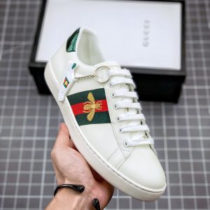 Full Color Replica Gucci White Sneakers Glue-Free Technique Embroidery